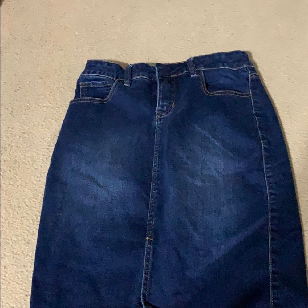 knee length blue jean skirt